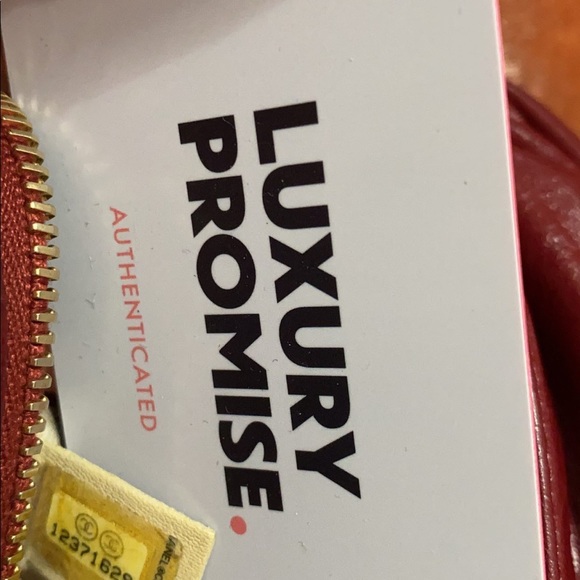 Chanel - Picture 7 of 9